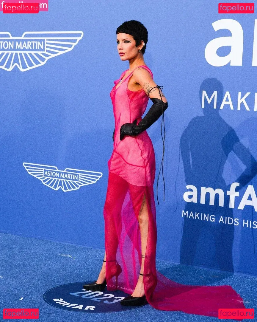 Halsey Onlyfans Photo Gallery 