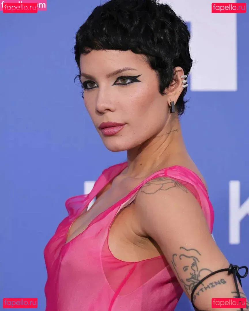 Halsey Onlyfans Photo Gallery 