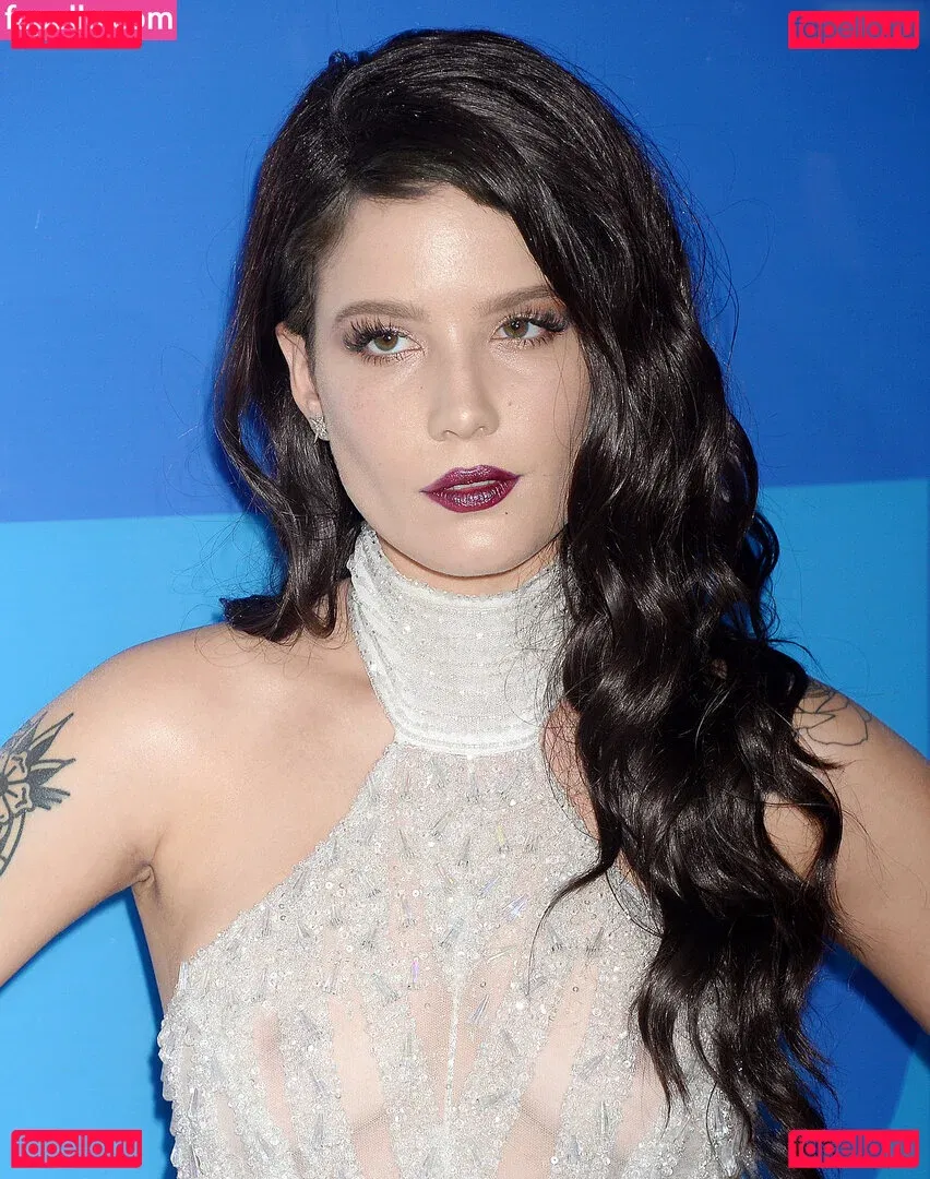 Halsey Onlyfans Photo Gallery 