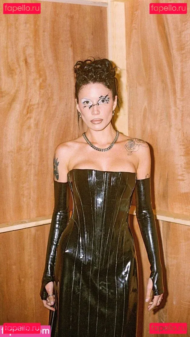 Halsey Onlyfans Photo Gallery 