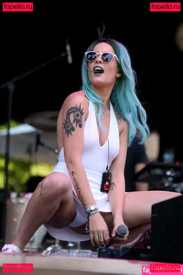 Halsey Onlyfans Photo Gallery 