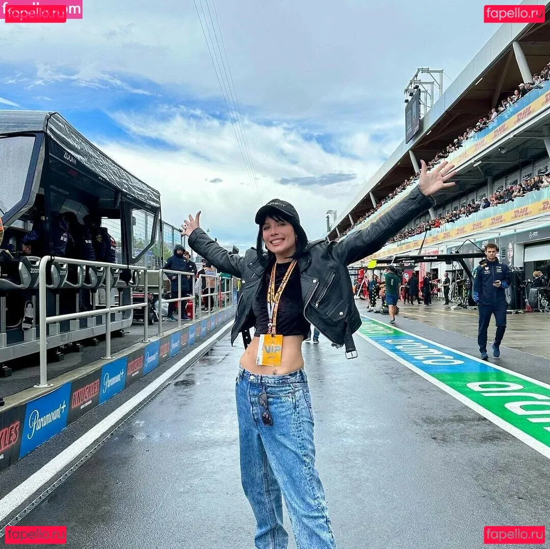 Halsey Onlyfans Photo Gallery 