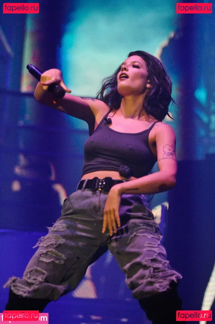Halsey Onlyfans Photo Gallery 