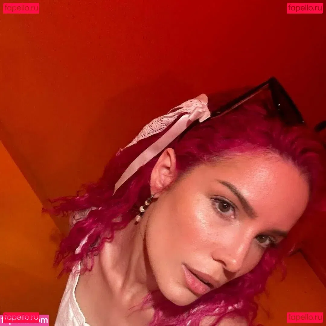 Halsey Onlyfans Photo Gallery 