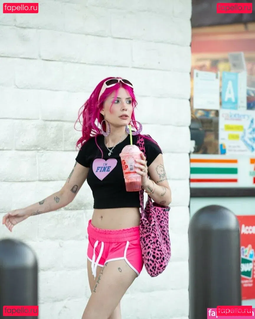 Halsey Onlyfans Photo Gallery 