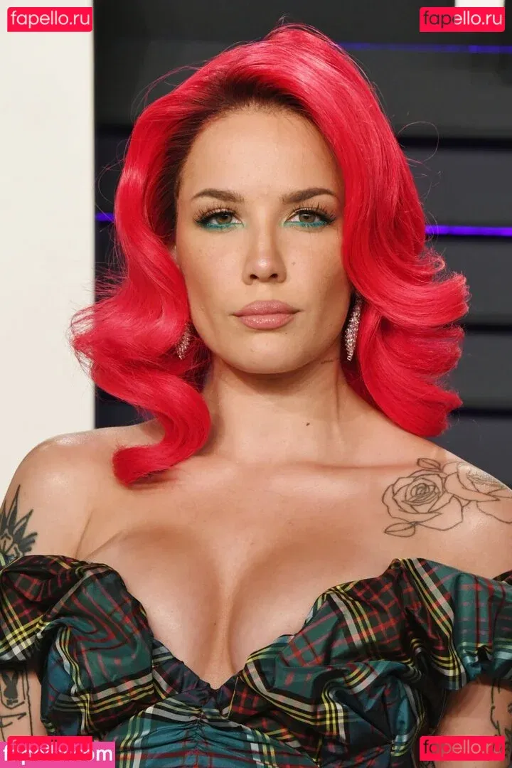 Halsey Onlyfans Photo Gallery 