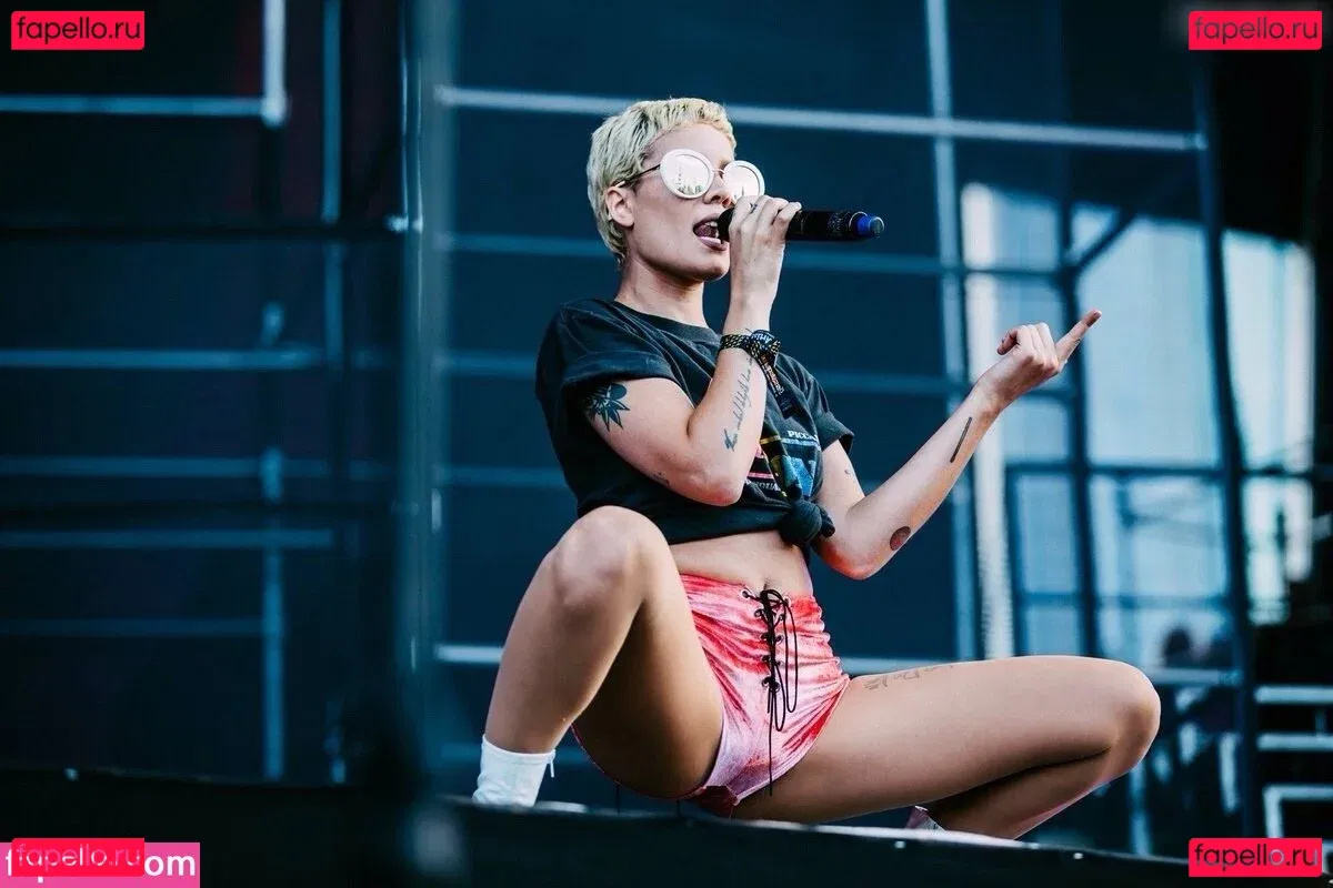 Halsey Onlyfans Photo Gallery 
