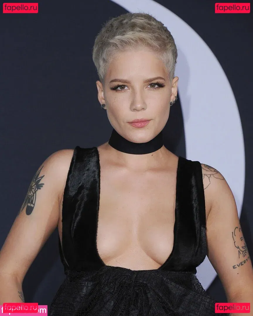 Halsey Onlyfans Photo Gallery 