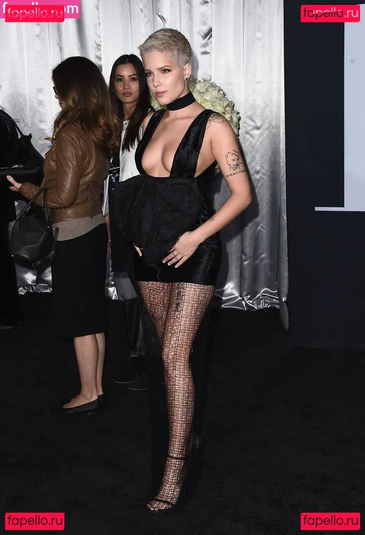 Halsey Onlyfans Photo Gallery 