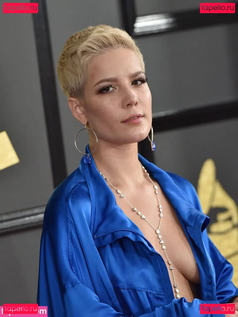 Halsey Onlyfans Photo Gallery 