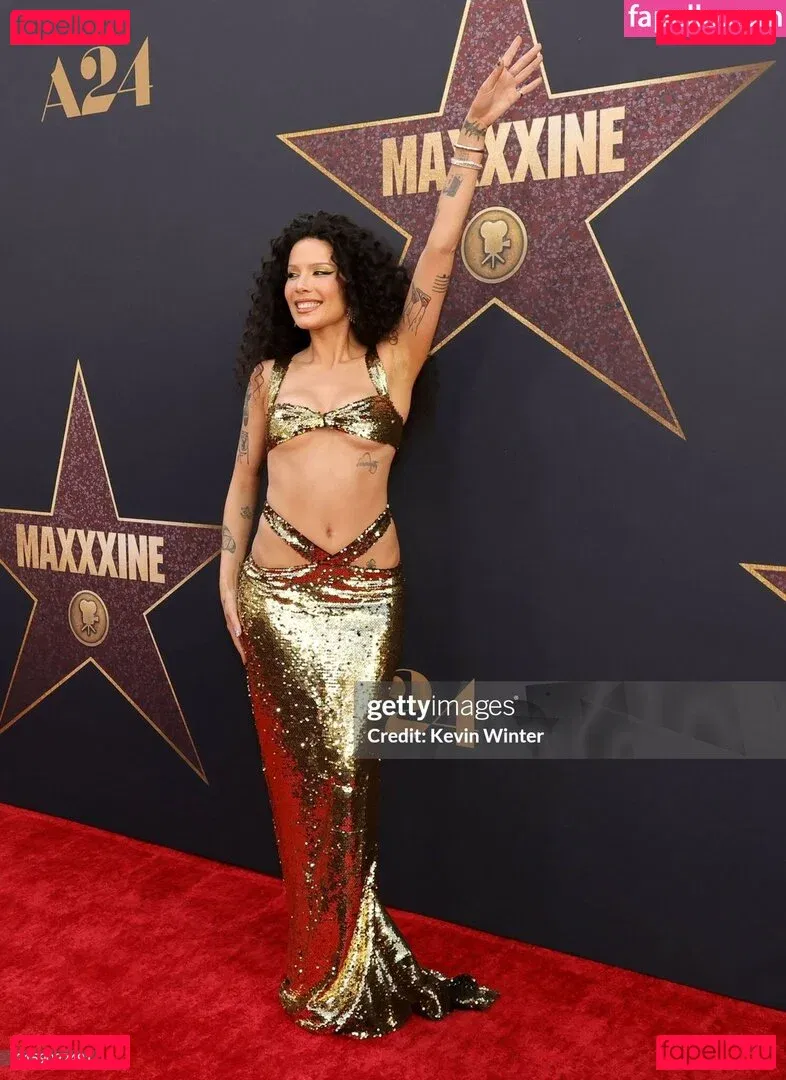 Halsey Onlyfans Photo Gallery 