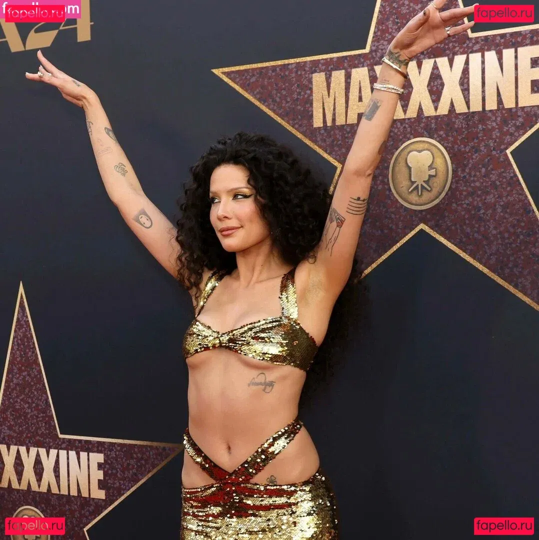 Halsey Onlyfans Photo Gallery 