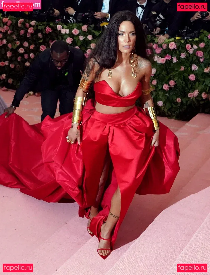 Halsey Onlyfans Photo Gallery 