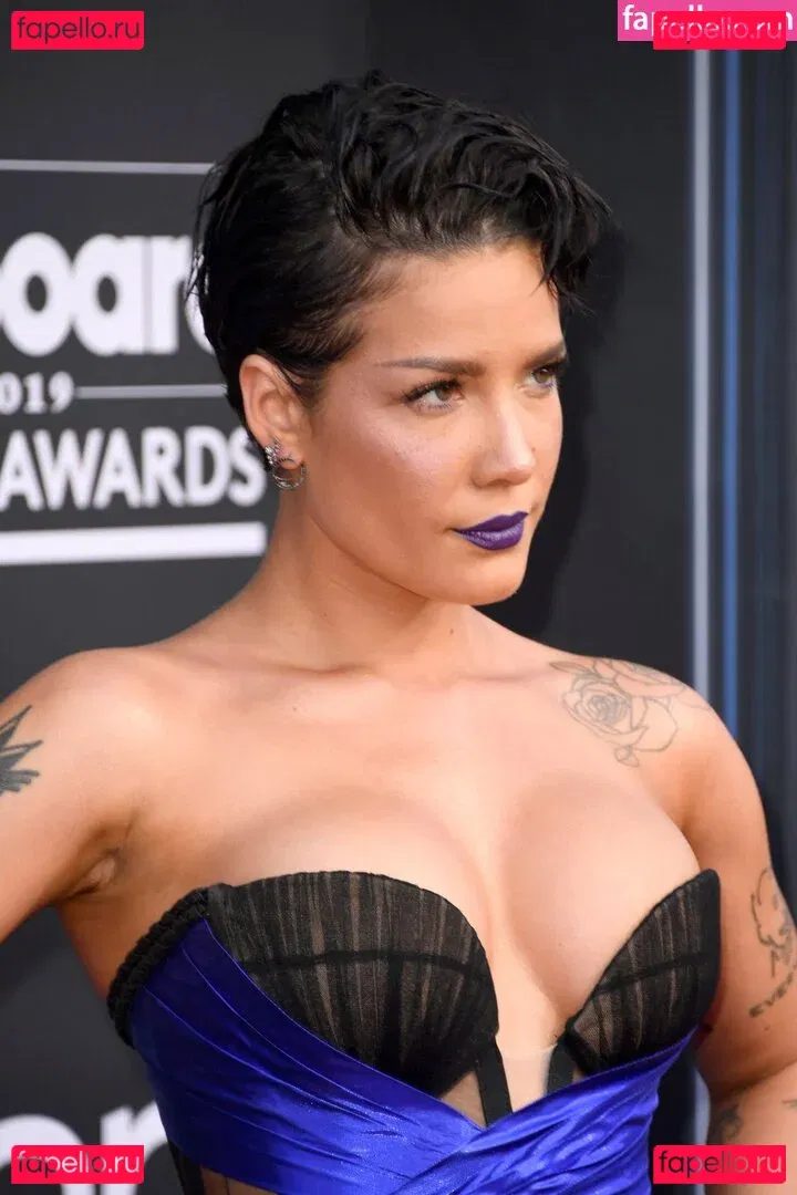 Halsey Onlyfans Photo Gallery 