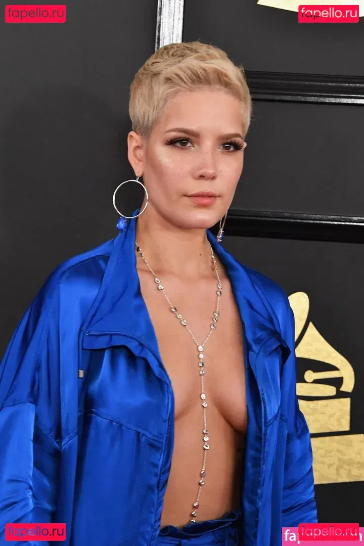 Halsey Onlyfans Photo Gallery 