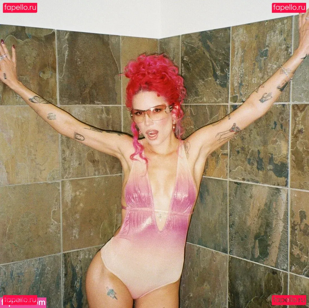 Halsey Onlyfans Photo Gallery 