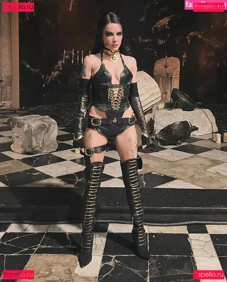 Halsey Onlyfans Photo Gallery 