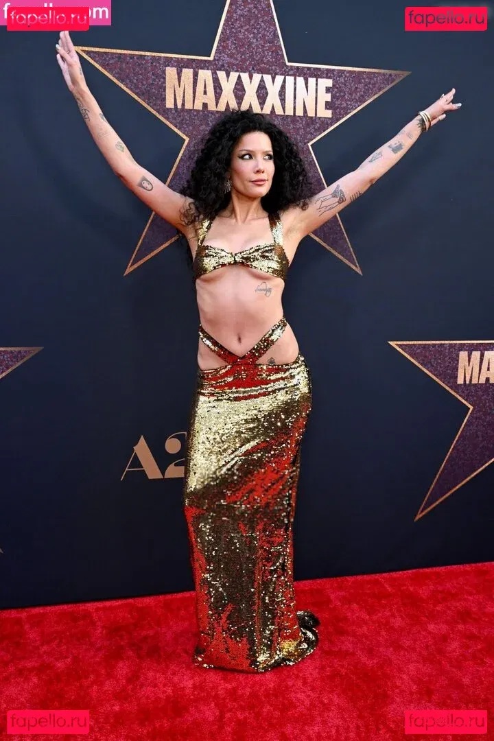 Halsey Onlyfans Photo Gallery 