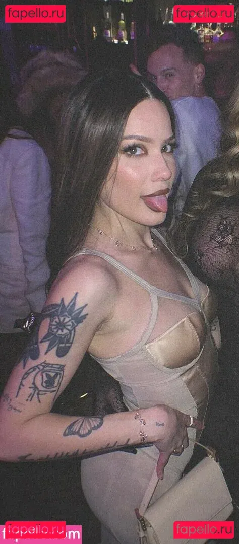 Halsey Onlyfans Photo Gallery 