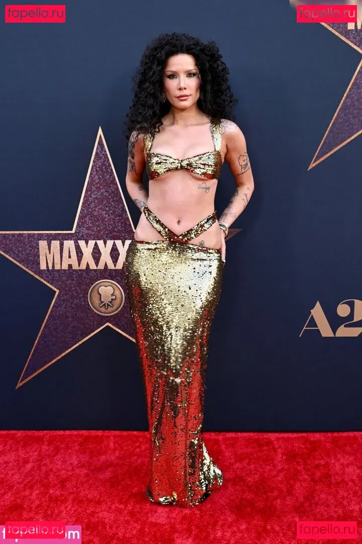 Halsey Onlyfans Photo Gallery 