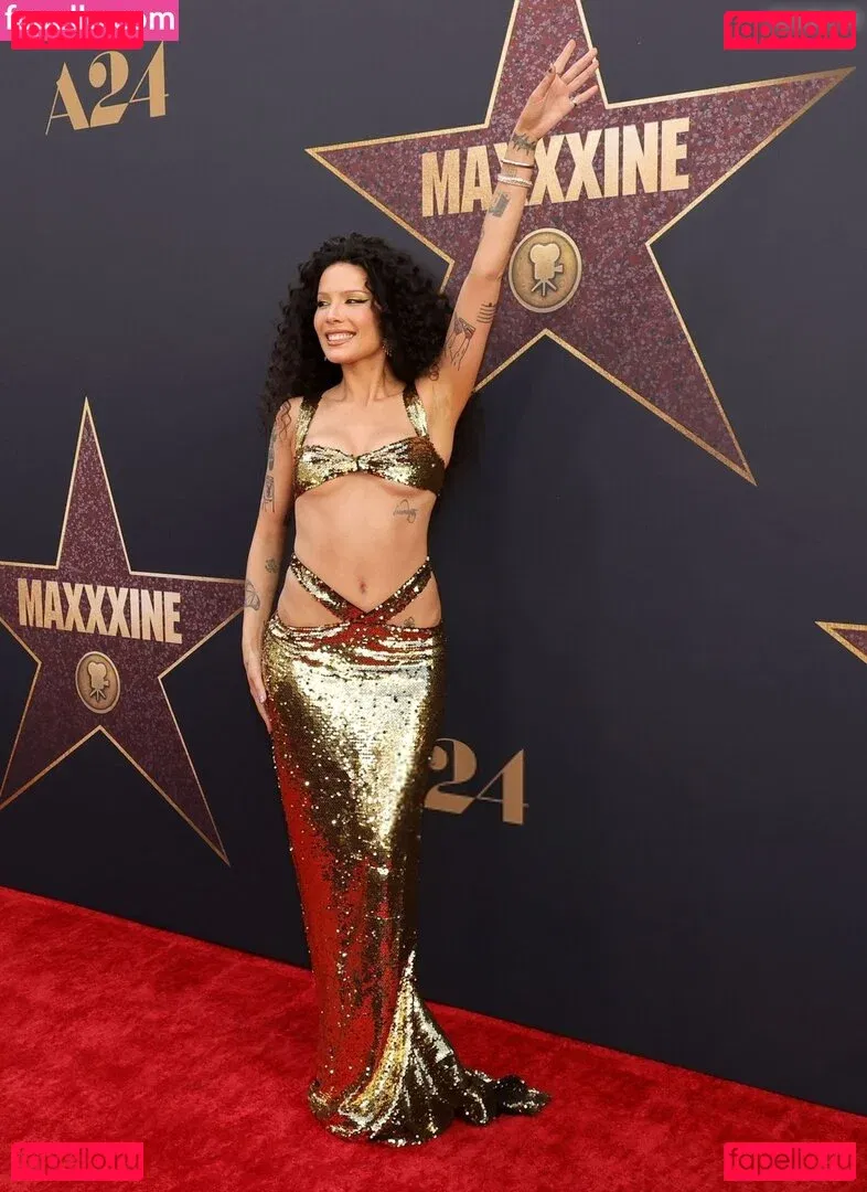 Halsey Onlyfans Photo Gallery 