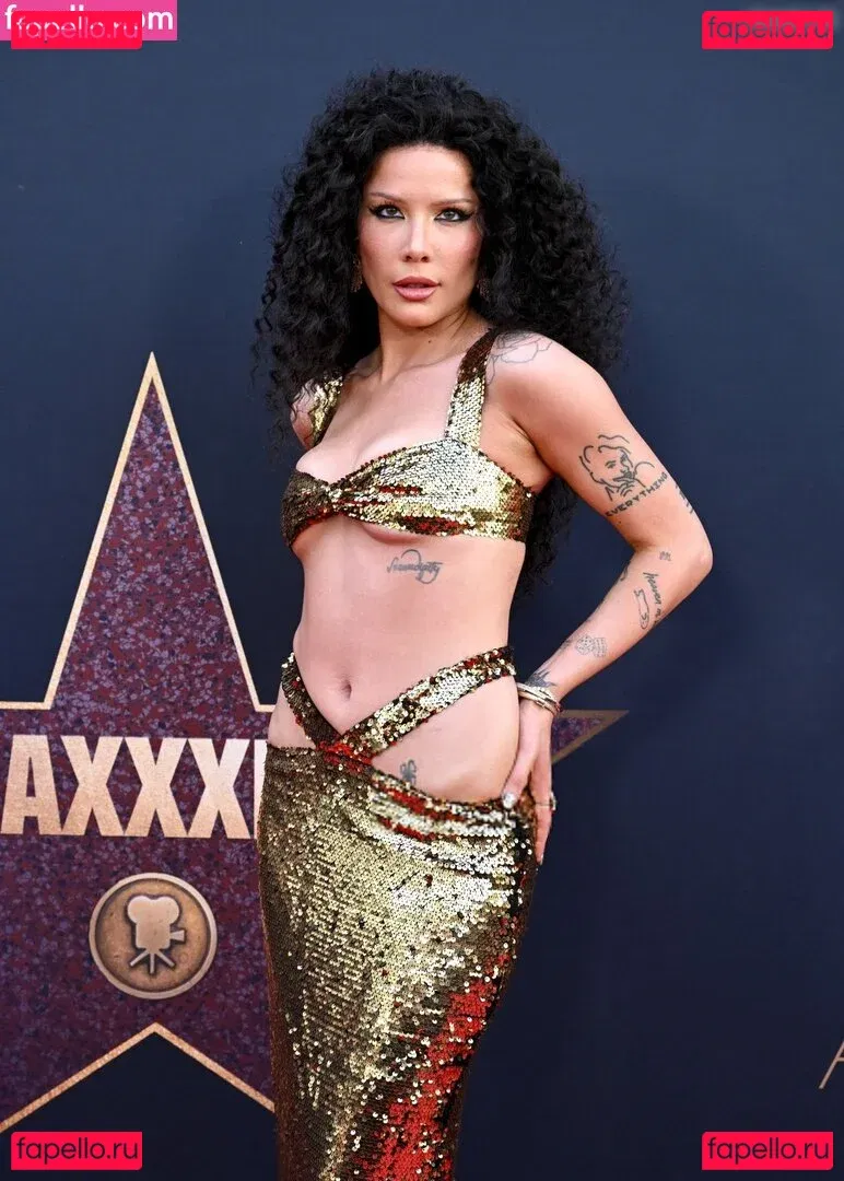 Halsey Onlyfans Photo Gallery 