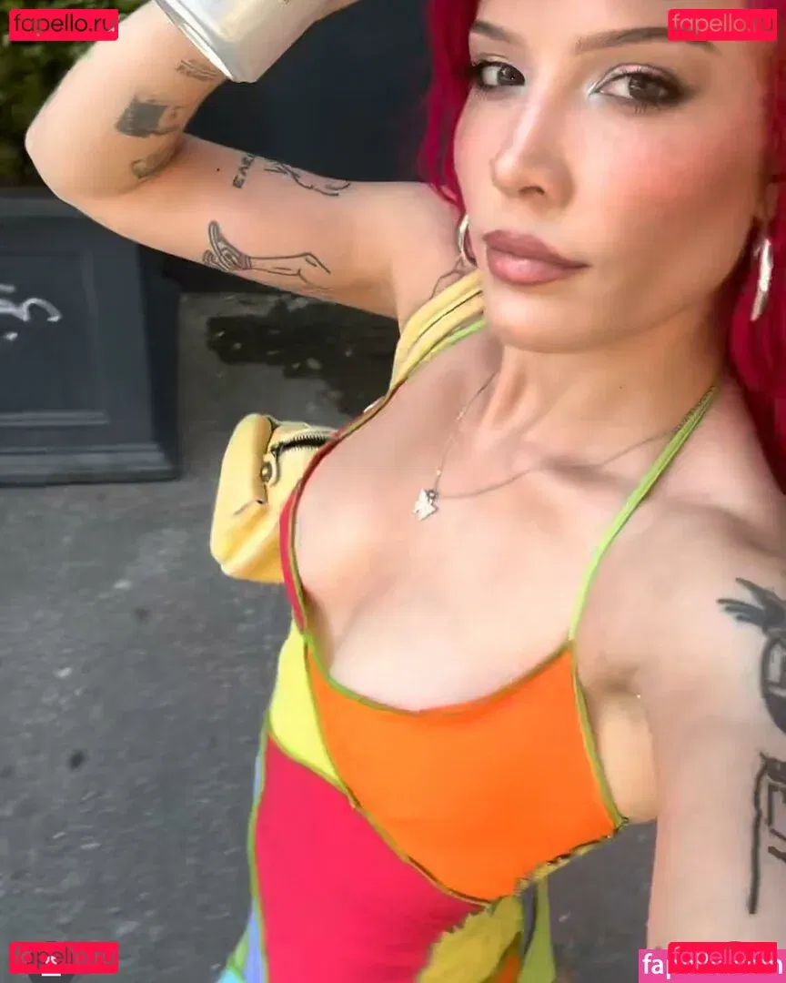 Halsey Onlyfans Photo Gallery 