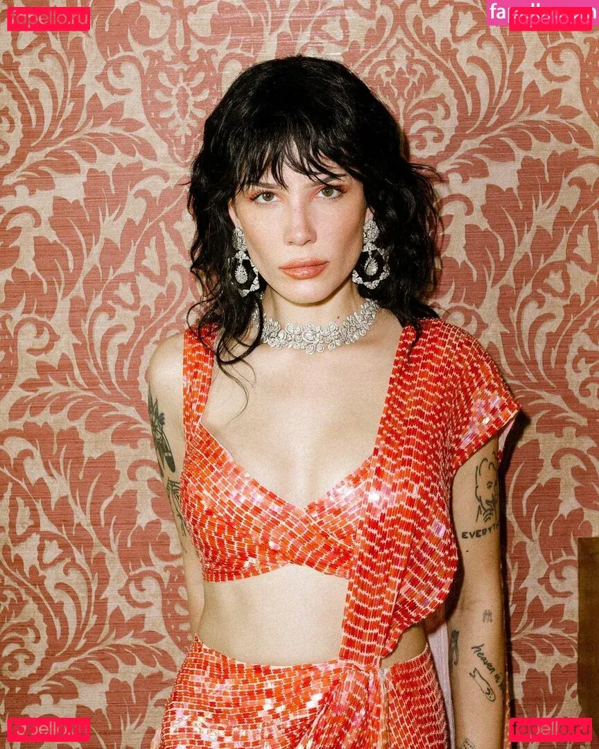 Halsey Onlyfans Photo Gallery 