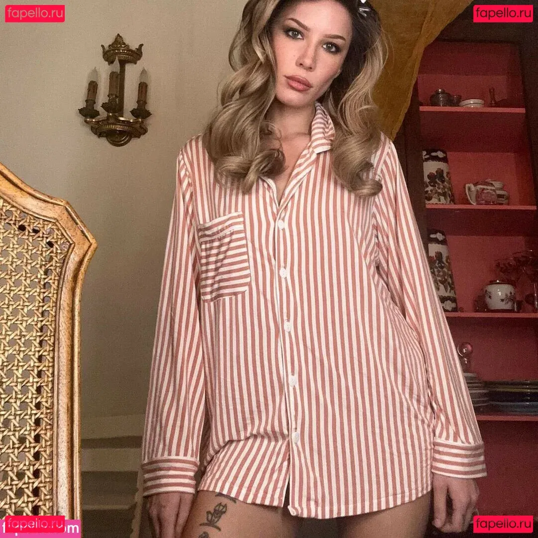 Halsey Onlyfans Photo Gallery 