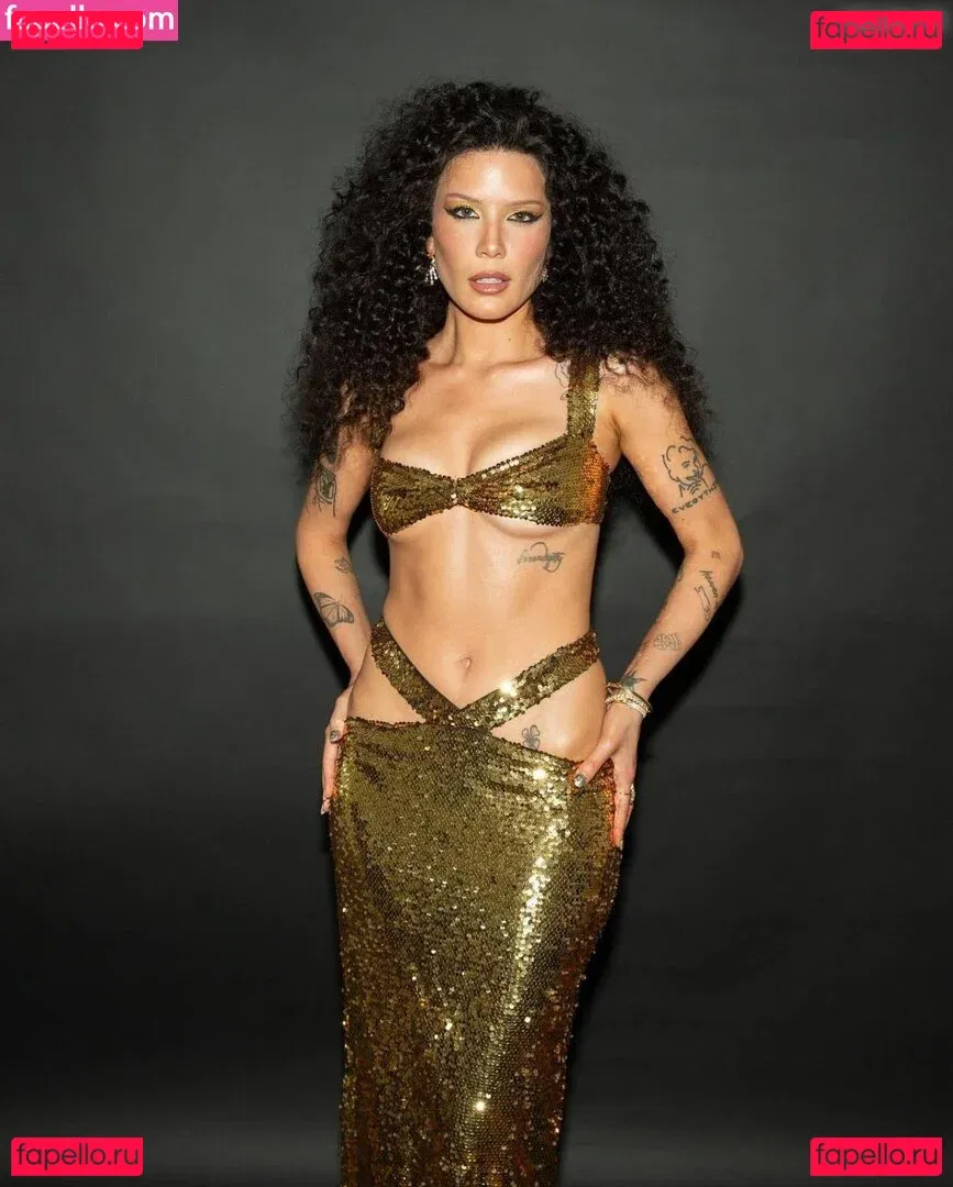 Halsey Onlyfans Photo Gallery 