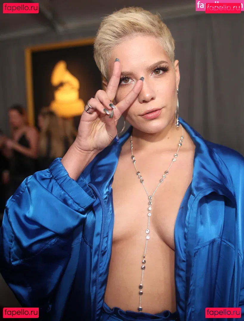 Halsey Onlyfans Photo Gallery 