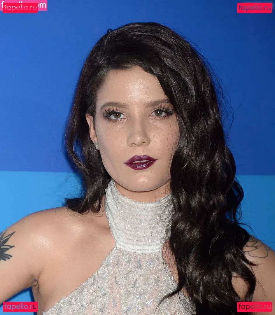 Halsey Onlyfans Photo Gallery 