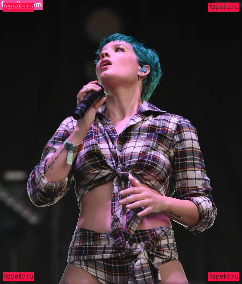 Halsey Onlyfans Photo Gallery 
