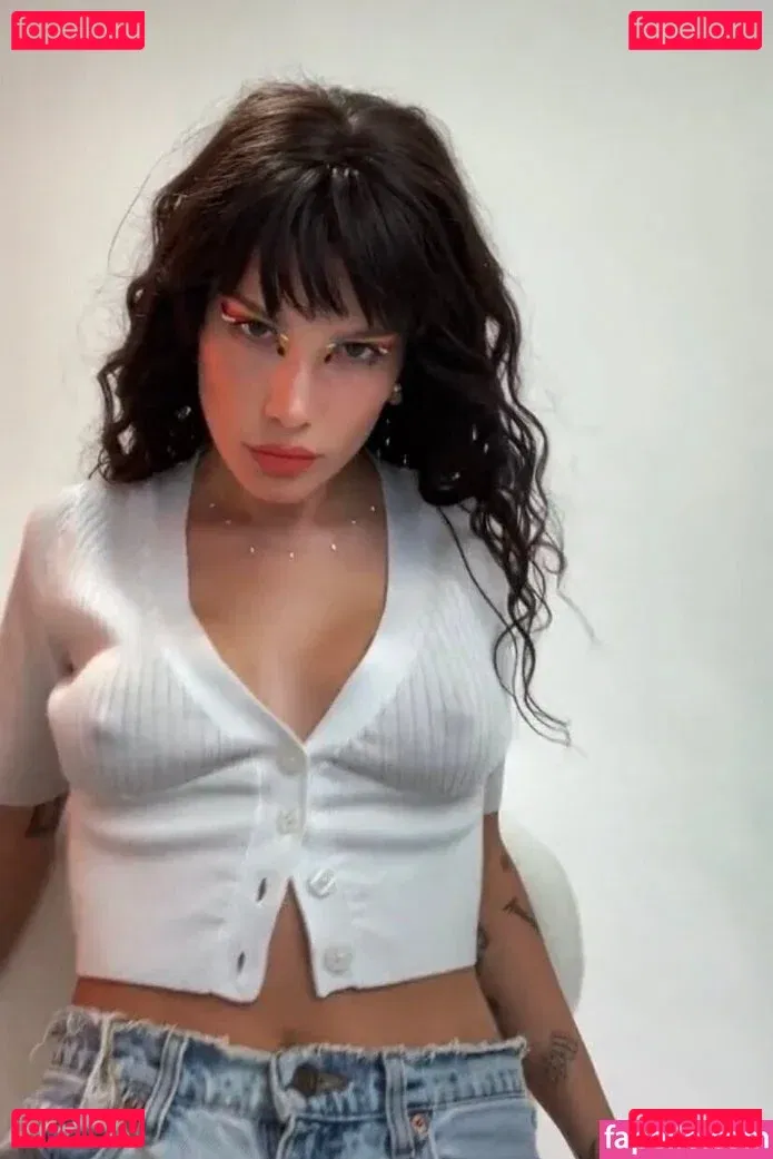 Halsey Onlyfans Photo Gallery 