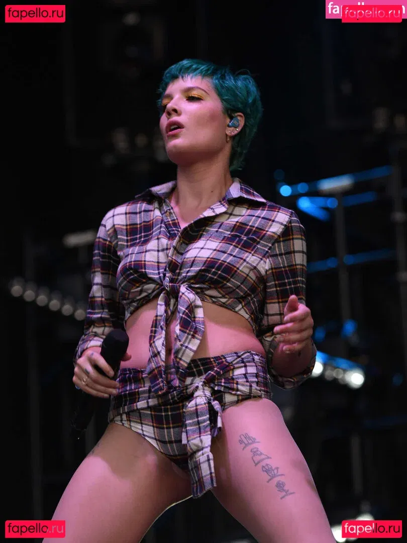 Halsey Onlyfans Photo Gallery 