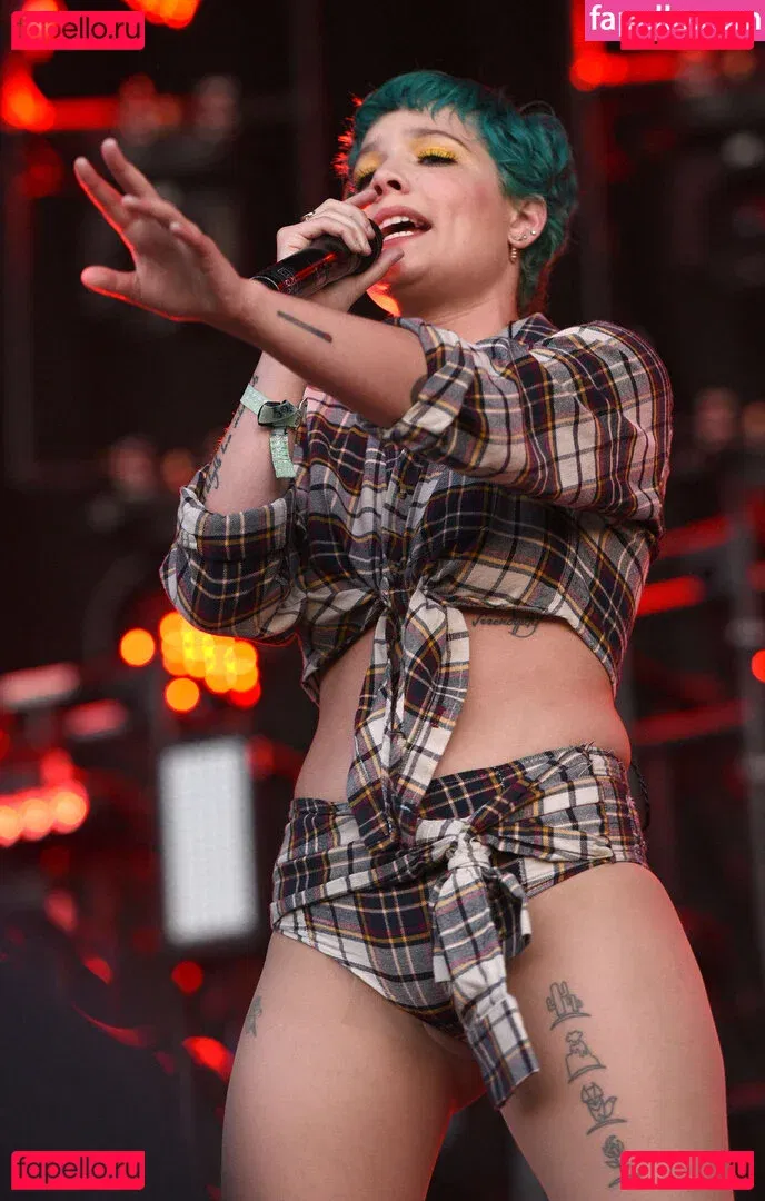 Halsey Onlyfans Photo Gallery 