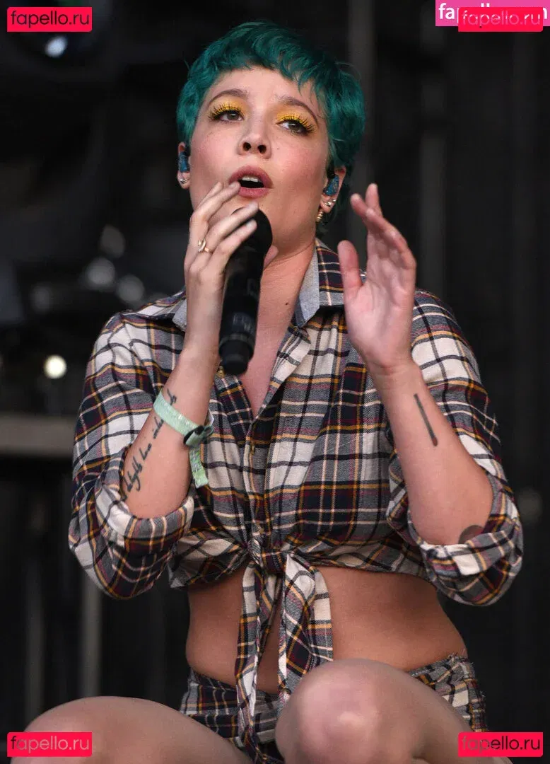 Halsey Onlyfans Photo Gallery 