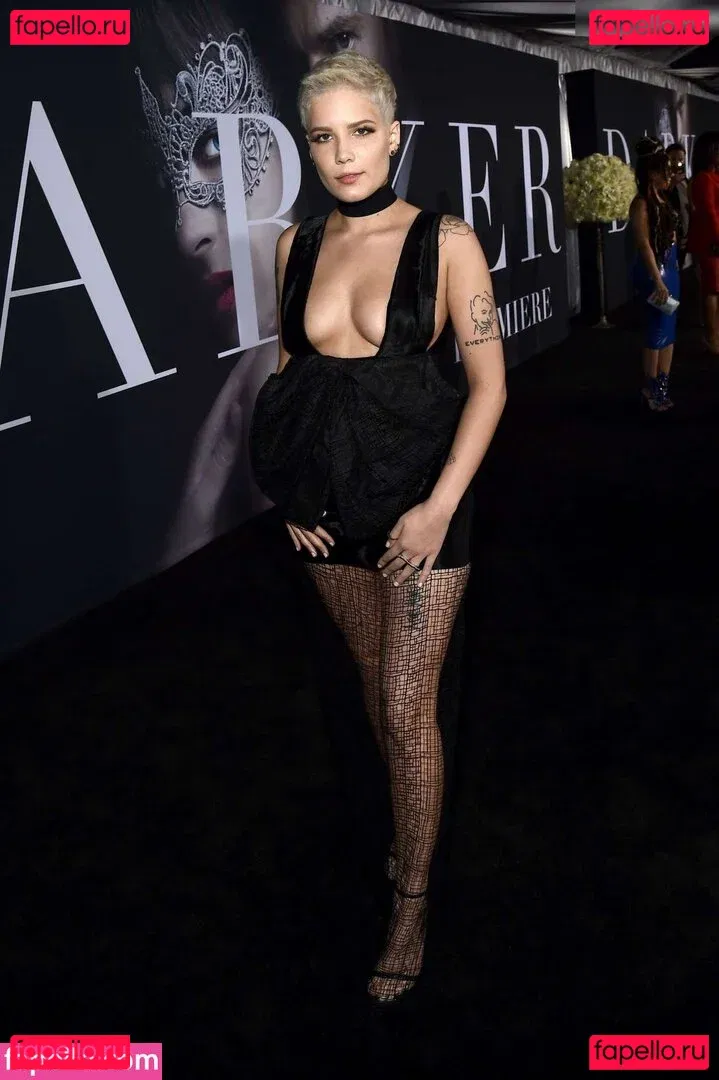 Halsey Onlyfans Photo Gallery 