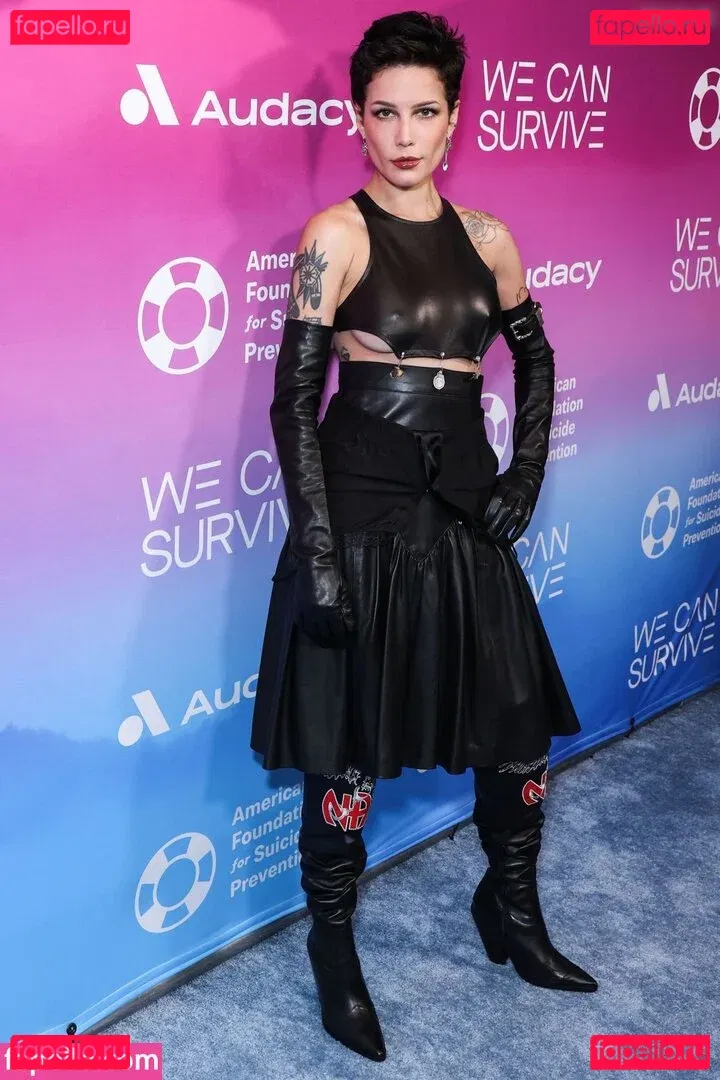 Halsey Onlyfans Photo Gallery 