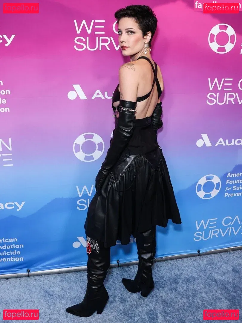 Halsey Onlyfans Photo Gallery 