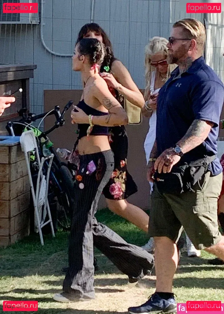 Halsey Onlyfans Photo Gallery 