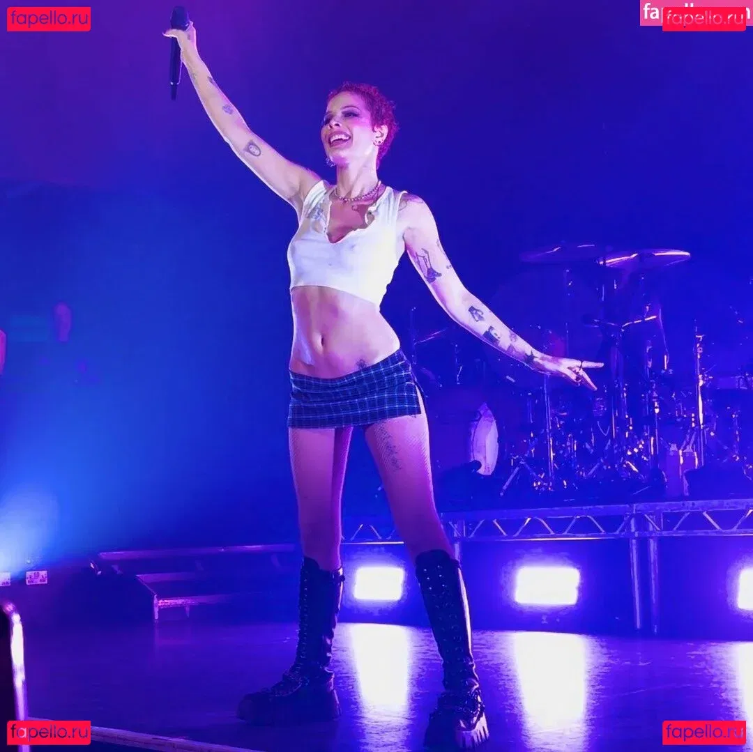 Halsey Onlyfans Photo Gallery 