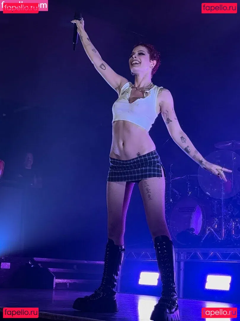 Halsey Onlyfans Photo Gallery 