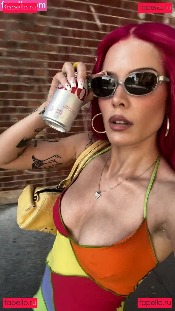 Halsey Onlyfans Photo Gallery 