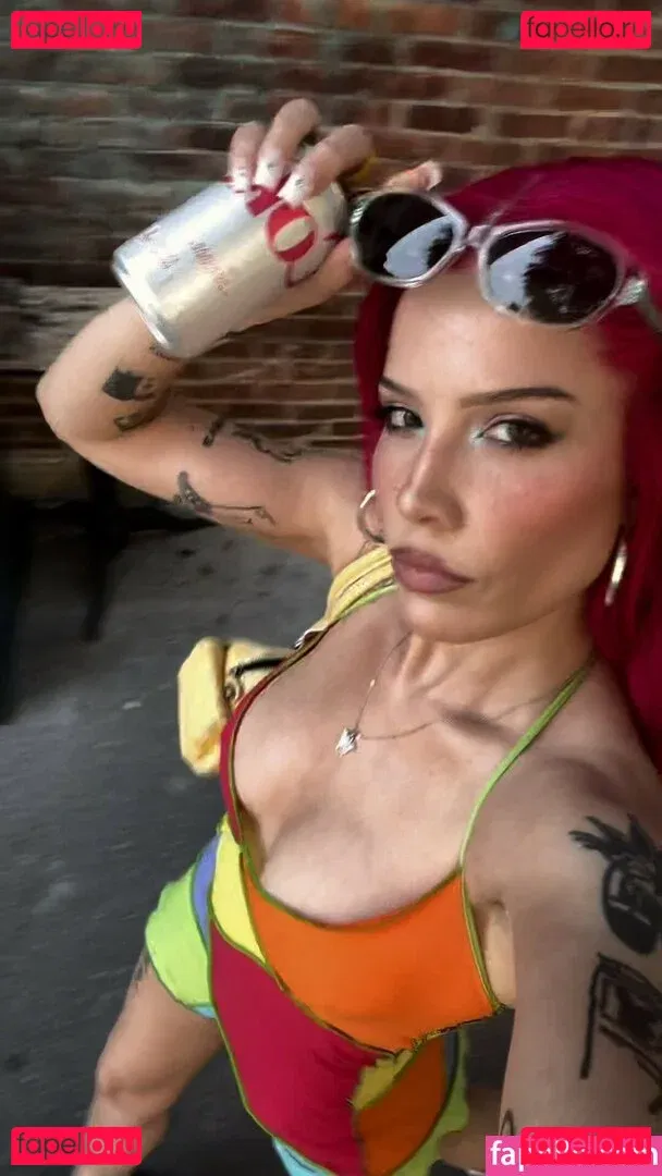 Halsey Onlyfans Photo Gallery 