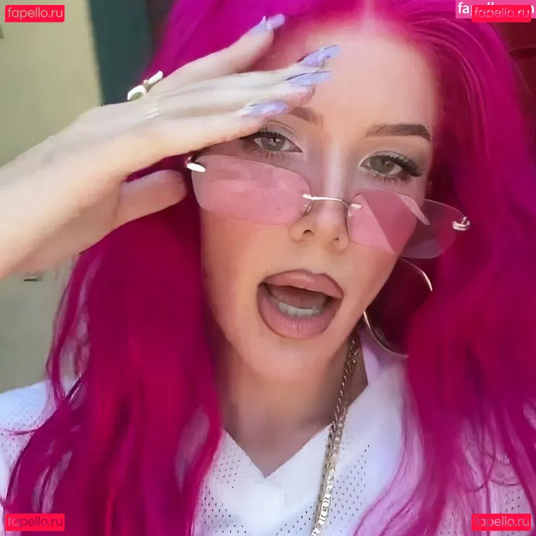 Halsey Onlyfans Photo Gallery 