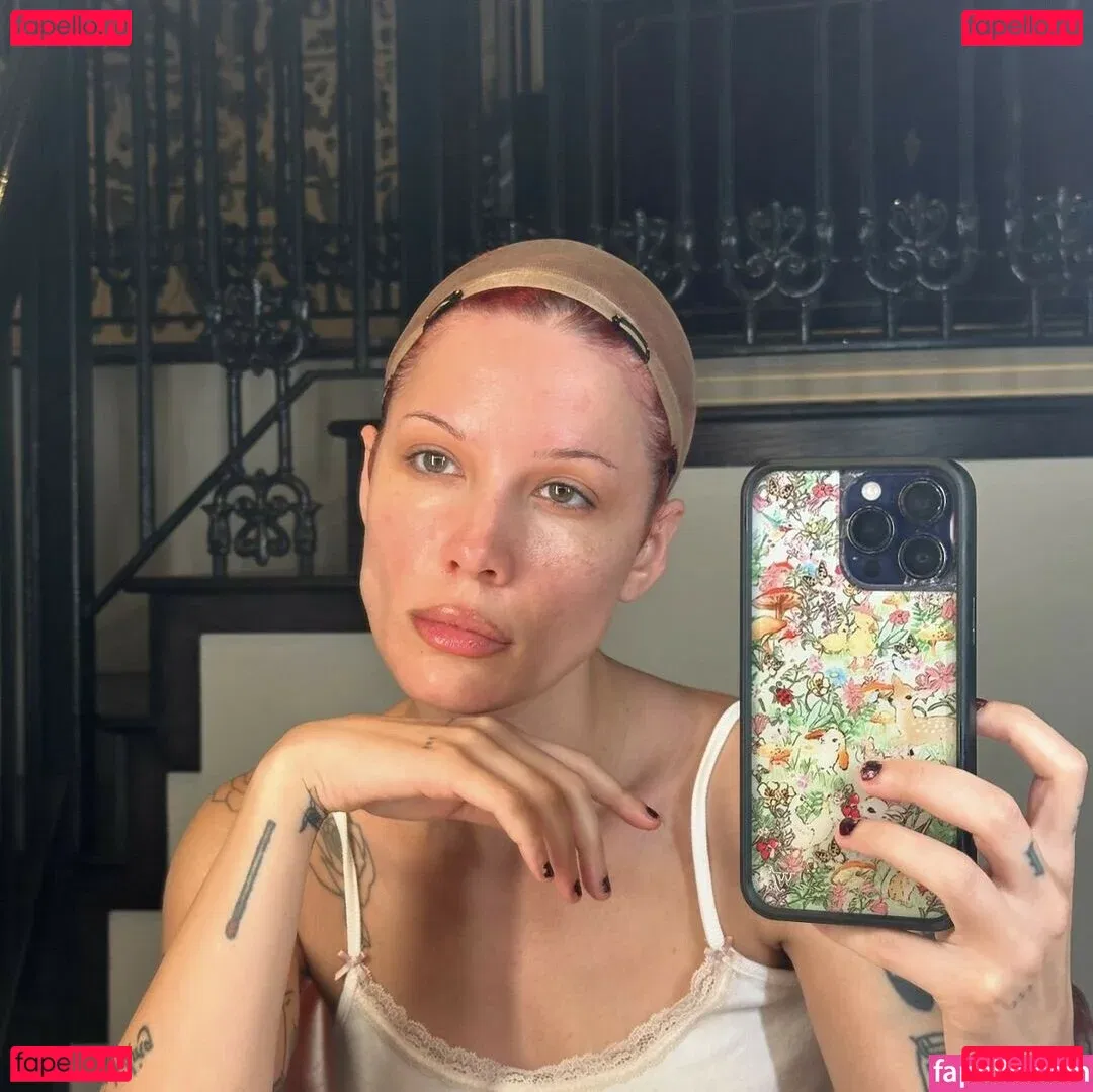 Halsey Onlyfans Photo Gallery 