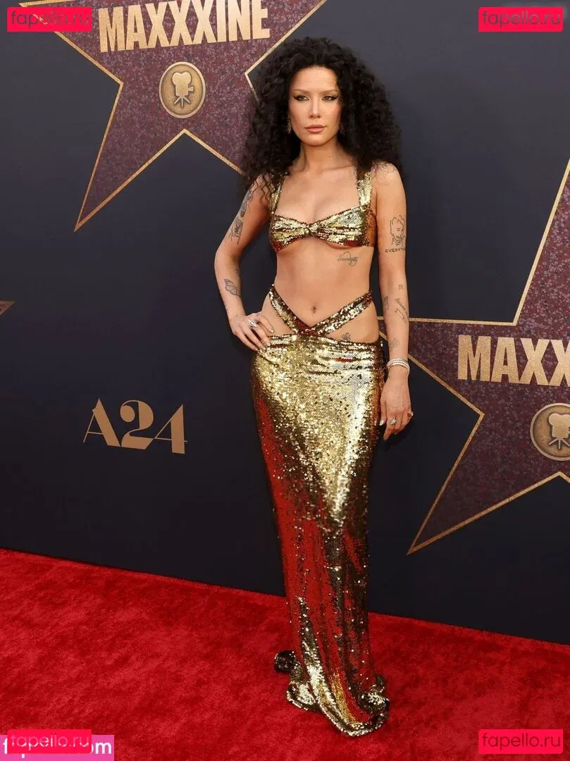 Halsey Onlyfans Photo Gallery 