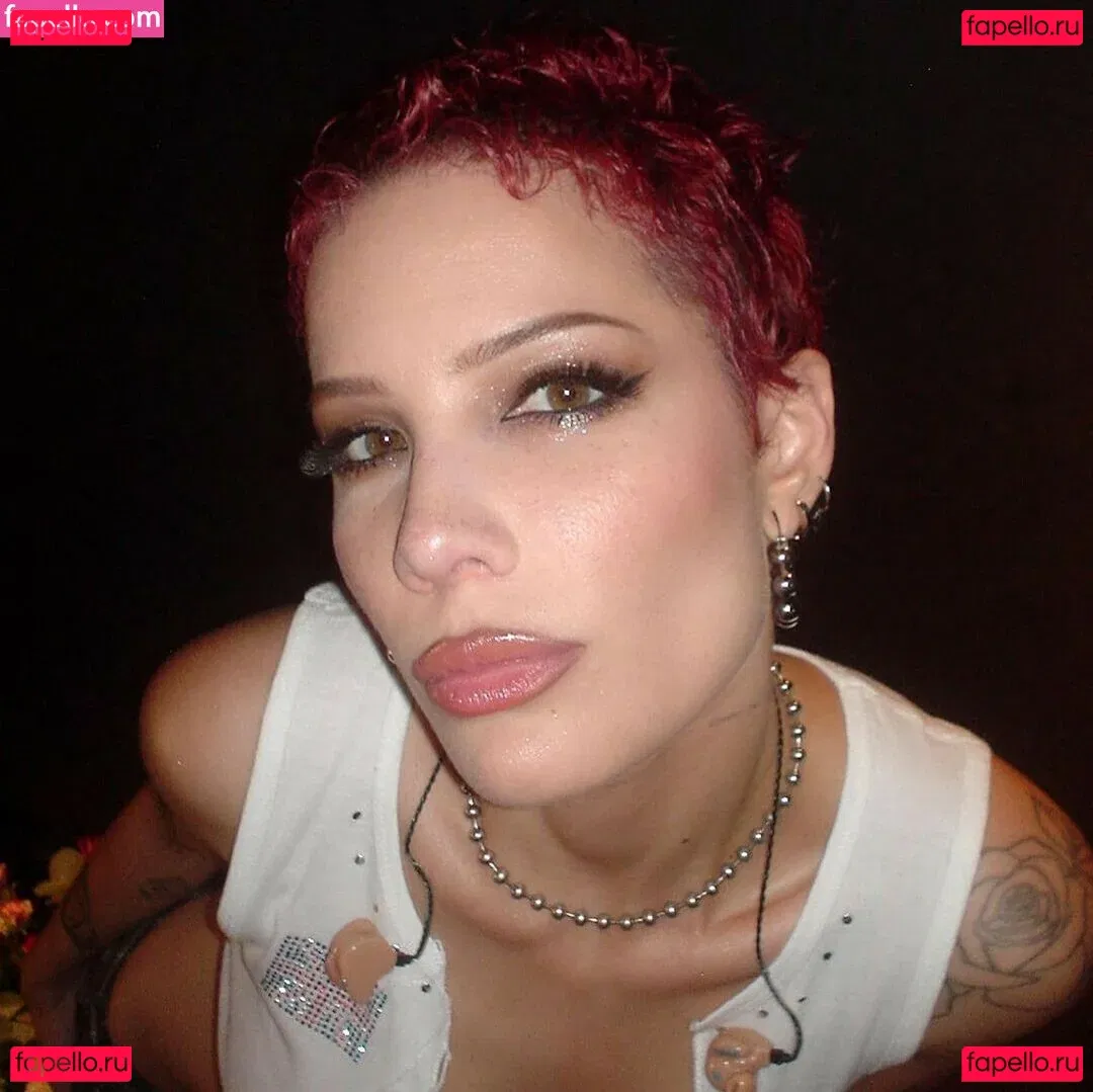 Halsey Onlyfans Photo Gallery 