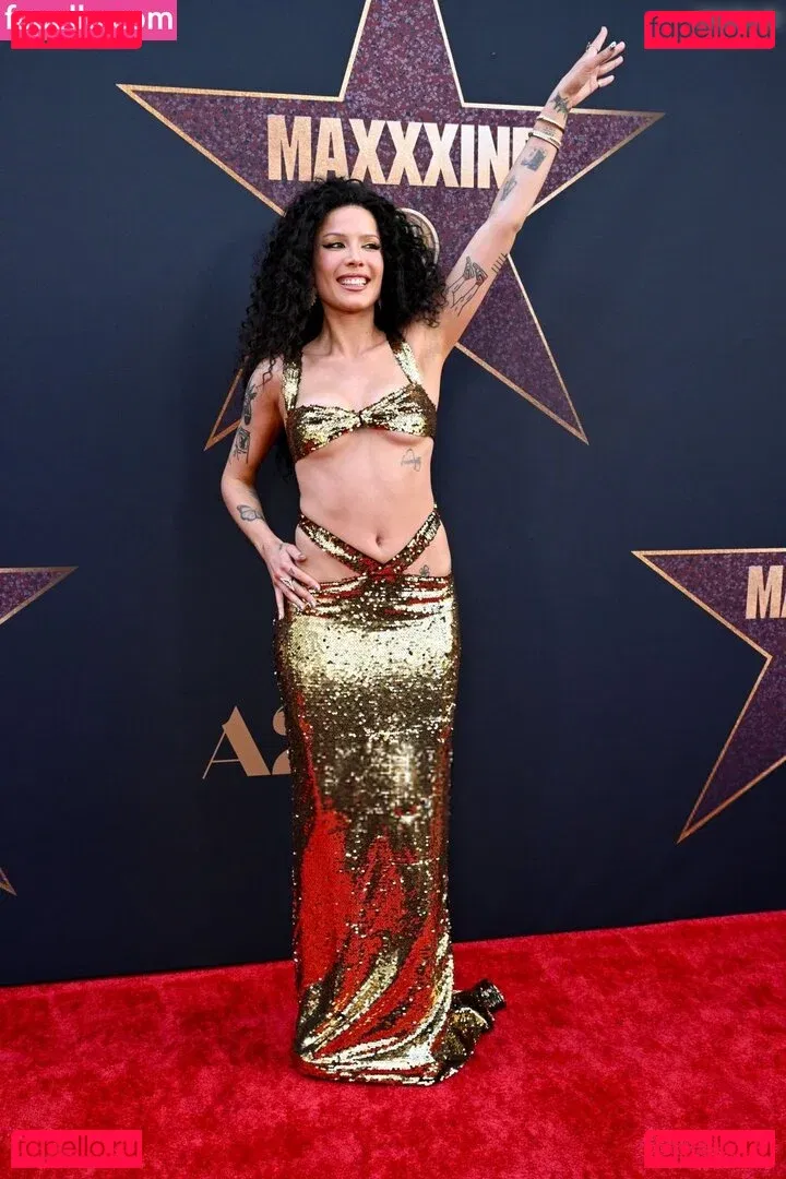 Halsey Onlyfans Photo Gallery 